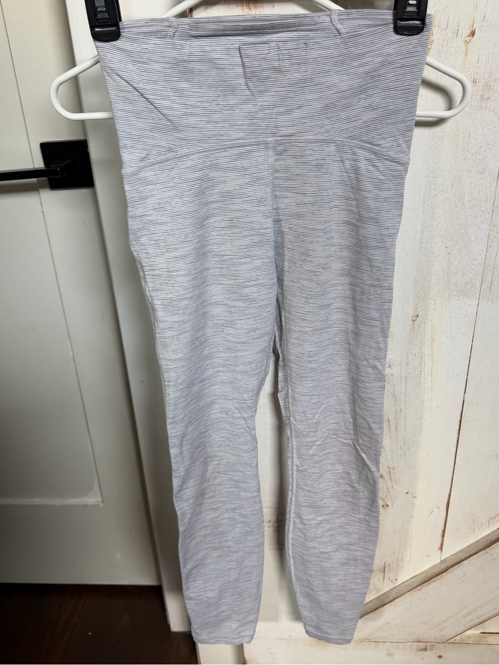 High-Waist Light Gray Leggings - Comfortable Everyday Stretch